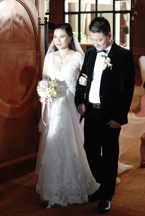 7 sao Việt "ngược xuôi" kết duyên năm 2013 - 12