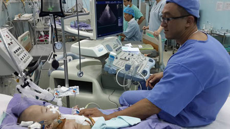 Cặp song sinh dính tim: Sức khỏe hai bé có dấu hiệu tốt - 2