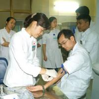 Tin tức trong ngày - Bác sỹ hiến máu cứu bệnh nhân nguy kịch