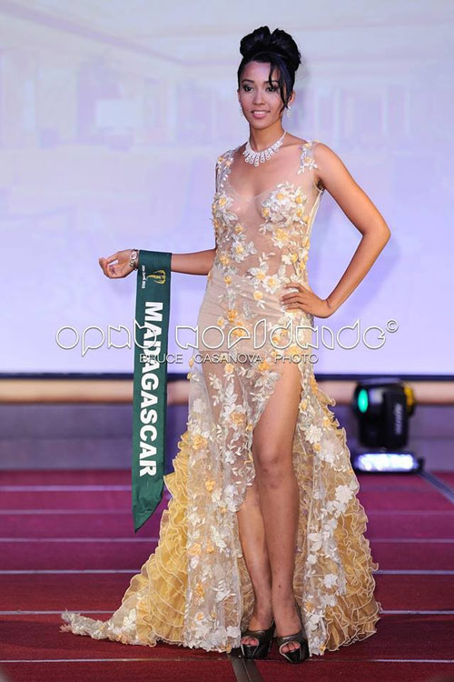 Thí sinh Miss Earth lộ chân "hoa gấm" - 7