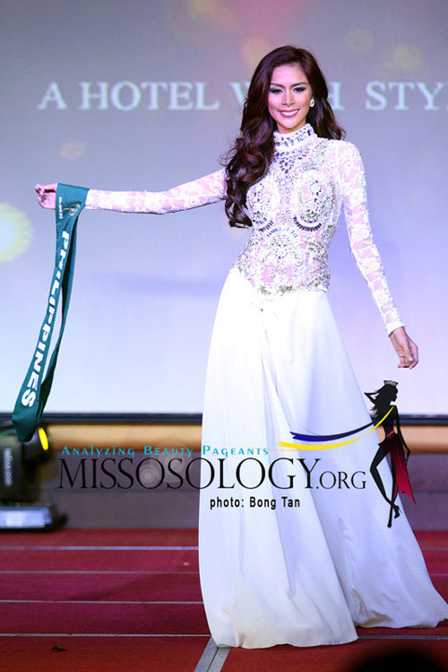 Thí sinh Miss Earth lộ chân "hoa gấm" - 5