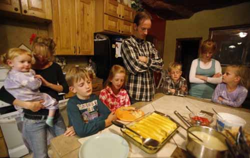 Gia đình chuyển giới và nghìn lẻ chuyện lạ đời - 4