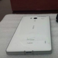 Nokia Lumia 929 màu trắng xuất hiện