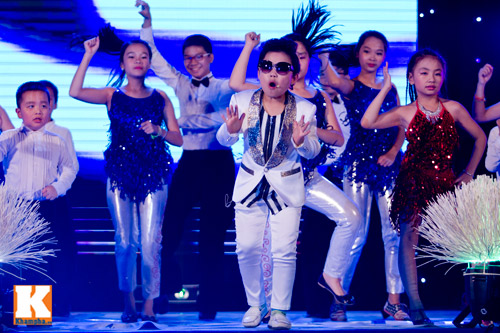 Psy nhí đốt nóng sân khấu Hà Nội - 2