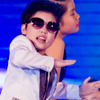 Ca nhạc - MTV - Psy nhí đốt nóng sân khấu Hà Nội