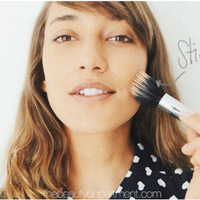 Bí quyết làm đẹp - Trang điểm nền hoàn hảo cho bạn gái