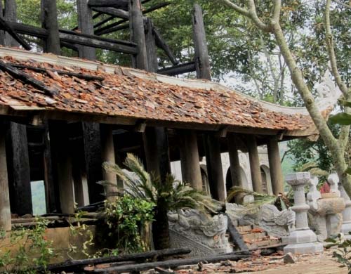 Đền thờ Lê Lai cháy rụi trong đêm - 2
