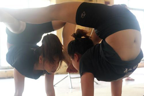 Học viên nghề xiếc khổ luyện cỡ nào? - 3