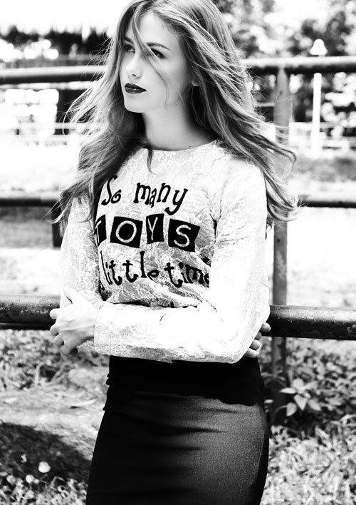 Chọn trắng và đen cho tháng 12 - 3