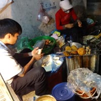 Sức khỏe đời sống - Vỉa hè: Ban ngày tập kết rác, ban đêm hàng ăn