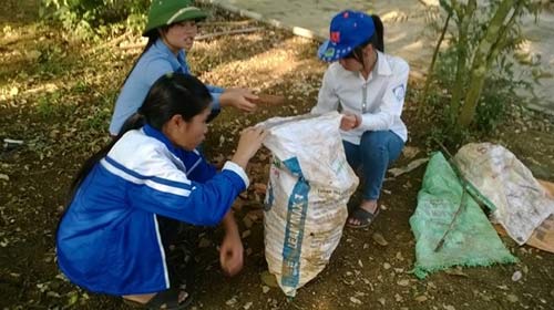 Cảnh tan hoang sau vụ cháy đền thờ Lê Lai - 14