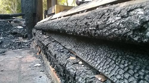 Cảnh tan hoang sau vụ cháy đền thờ Lê Lai - 4