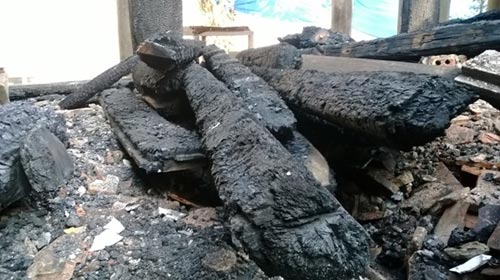 Cảnh tan hoang sau vụ cháy đền thờ Lê Lai - 5