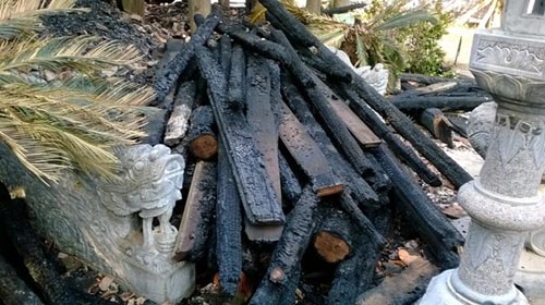Cảnh tan hoang sau vụ cháy đền thờ Lê Lai - 6