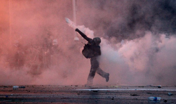 Những cách chống hơi cay độc đáo ở Thái Lan - 3