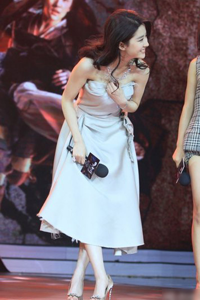 Lưu Diệc Phi khiêu khích múa cột - 8