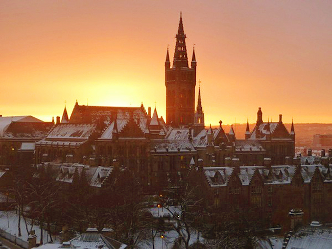 Đại học Glasgow - một trong những trường đại học lớn nhất Scotland.
