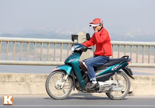 Khiếp sợ cảnh lái xe và nghe điện thoại - 14