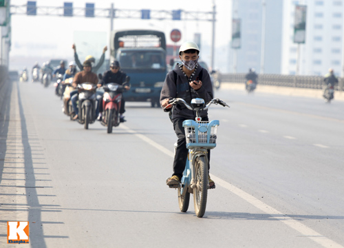 Khiếp sợ cảnh lái xe và nghe điện thoại - 10