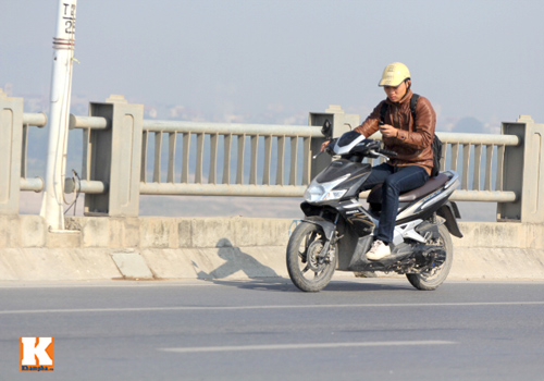 Khiếp sợ cảnh lái xe và nghe điện thoại - 3