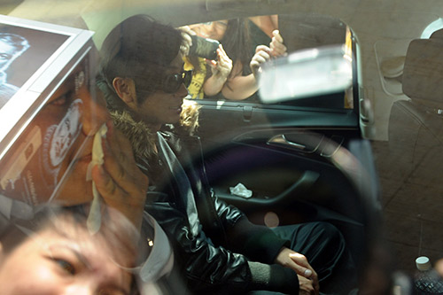 Ngô Trác Hy nín thở vì fan Việt - 14