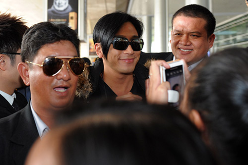 Ngô Trác Hy nín thở vì fan Việt - 4