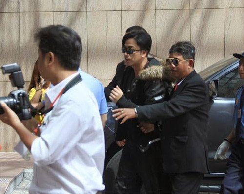 Ngô Trác Hy nín thở vì fan Việt - 14