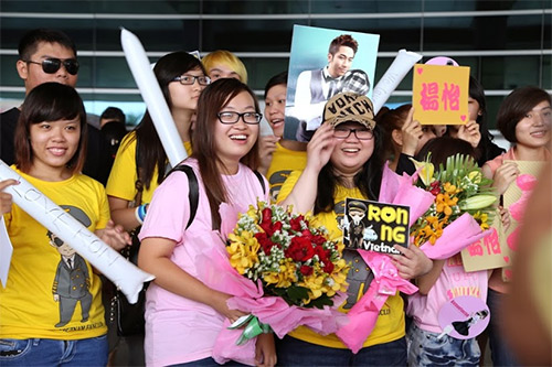 Ngô Trác Hy nín thở vì fan Việt - 11