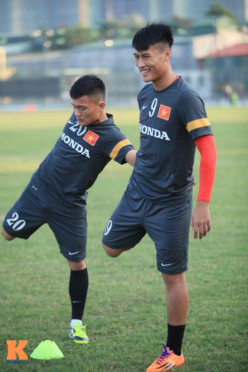 U23 VN dè dặt trước U23 Singapore cao to - 6