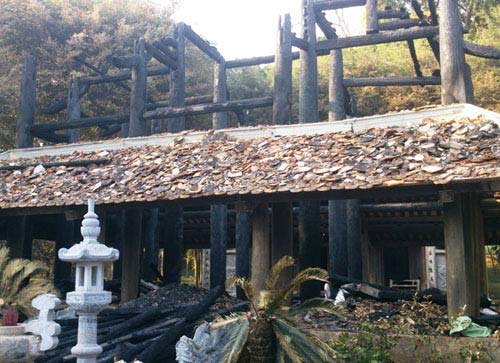 Bộ Công an vào cuộc vụ cháy đền thờ Lê Lai - 2