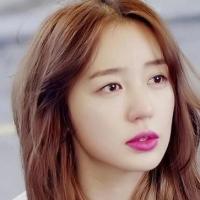 Trang điểm “môi cánh hoa” như Yoon Eun Hye