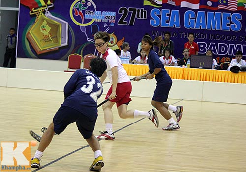 Hot girl hâm nóng SEA Games 27 - 2