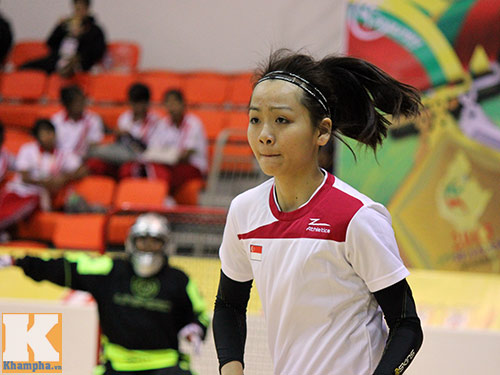 Hot girl hâm nóng SEA Games 27 - 4