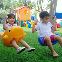 Giáo dục - du học - Học sinh trường tư oằn mình đóng phí