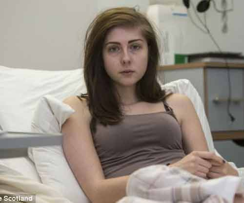 Thiếu nữ bụng phình như mang bầu 9 tháng khi ăn - 1