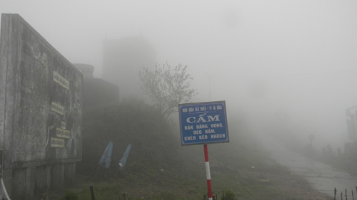 Sương mù giăng kín đỉnh đèo Hải Vân - 2