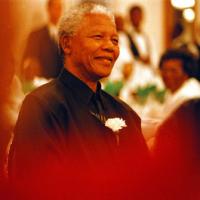Cuộc đời "ngọn hải đăng" Nelson Mandela qua ảnh