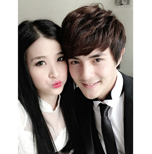 Bóc mẽ các cặp đôi 'tình thật' - 'tình giả' Vbiz - 2