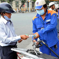 Thị trường - Tiêu dùng - DN xăng kêu lỗ, liên bộ cho tăng quỹ bình ổn