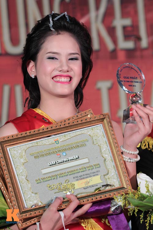 Nữ sinh Du lịch đăng quang Hoa khôi Nhân văn - 16