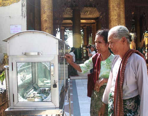 Cận cảnh chùa dát vàng của chủ nhà SEA Games - 9