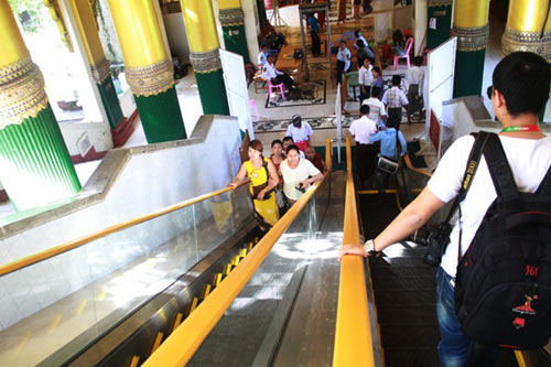 Cận cảnh chùa dát vàng của chủ nhà SEA Games - 13