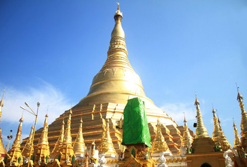 Cận cảnh chùa dát vàng của chủ nhà SEA Games - 4