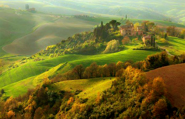 Thành phố Val D' Orcia mang trong mình nét yên bình làm nên đặc trưng của vùng Tuscany, được UNESCO công nhận là thắng cảnh nông nghiệp.
