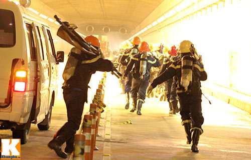 Diễn tập PCCC, cứu hộ tại hầm vượt sông Sài Gòn - 6