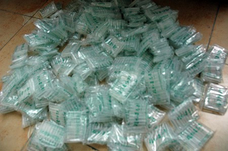 Bắt giữ 160.000 lọ thuốc kích thích giá đỗ - 2