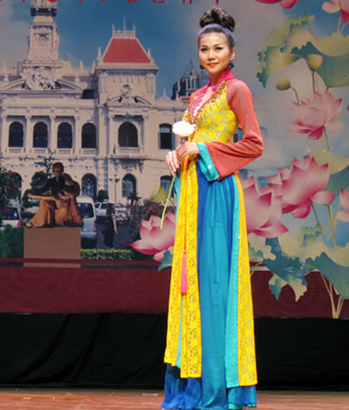 Mỹ nhân Việt dịu dàng với áo tứ thân - 5