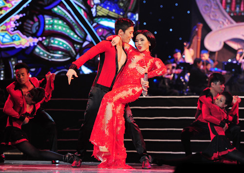 Chi 20 triệu để được xem Lệ Quyên hát - 14