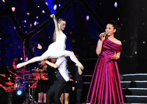 Chi 20 triệu để được xem Lệ Quyên hát - 8