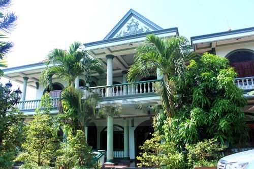 Choáng với gia sản ở quê của 3 sao Việt - 2